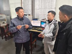 �����ظڴپ�ҵ �����ں�����ƪ|��Ϣ����ѧԺ��֧����ǻ�־�ĸ��ϲ�������ҵ�߷õ��У�����