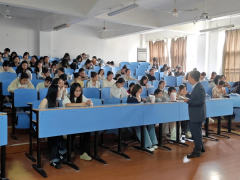 ��У԰��Ѷ������ѧԺ��չ��ҵ������ �ؿ���ҵ����ҵ����